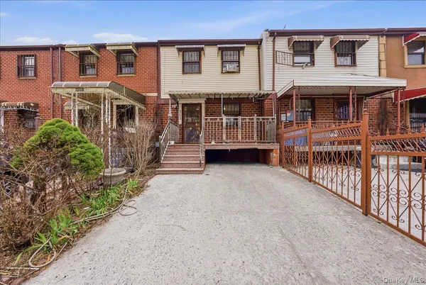 $660,000 | 703 Cauldwell Avenue | Woodstock