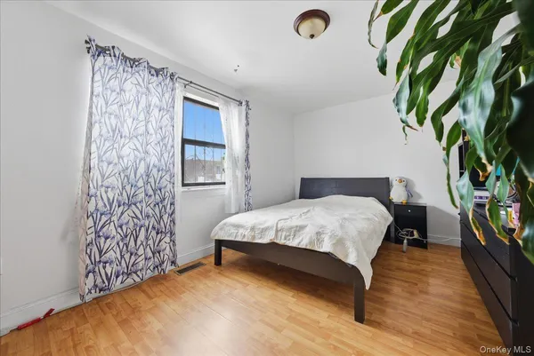 $650,000 | 703 Cauldwell Avenue | Woodstock