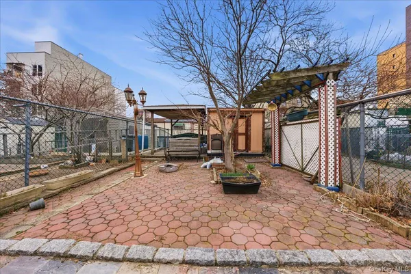 $650,000 | 703 Cauldwell Avenue | Woodstock