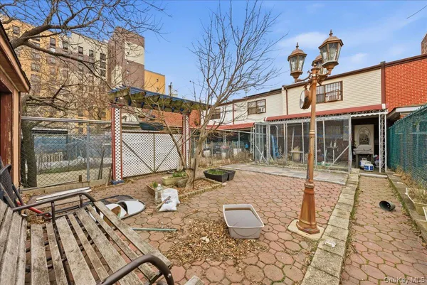 $650,000 | 703 Cauldwell Avenue | Woodstock