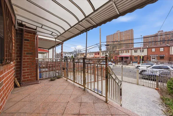 $650,000 | 703 Cauldwell Avenue | Woodstock