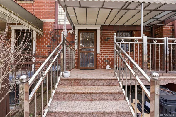 $650,000 | 703 Cauldwell Avenue | Woodstock