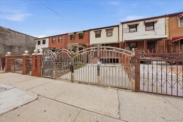 $650,000 | 703 Cauldwell Avenue | Woodstock