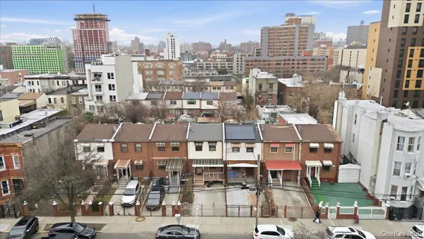 $650,000 | 703 Cauldwell Avenue | Woodstock