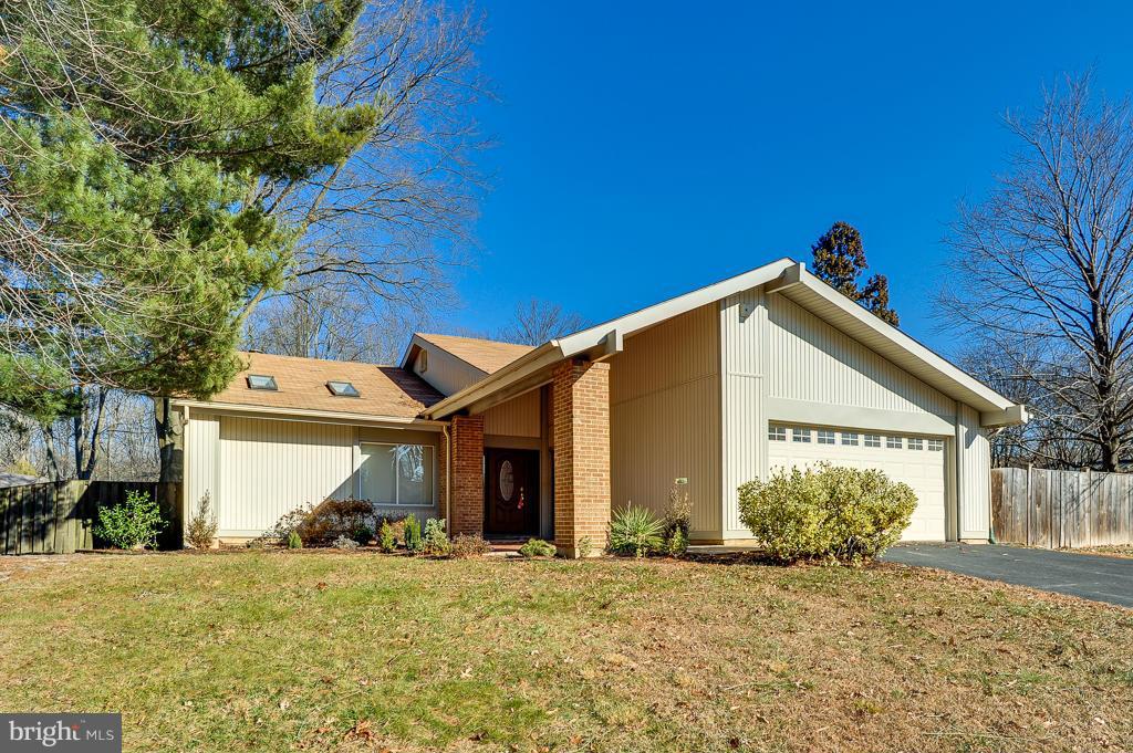 5925 Veranda Drive Springfield, VA 22152 - Photo 1 of 28 5925 Veranda Drive
