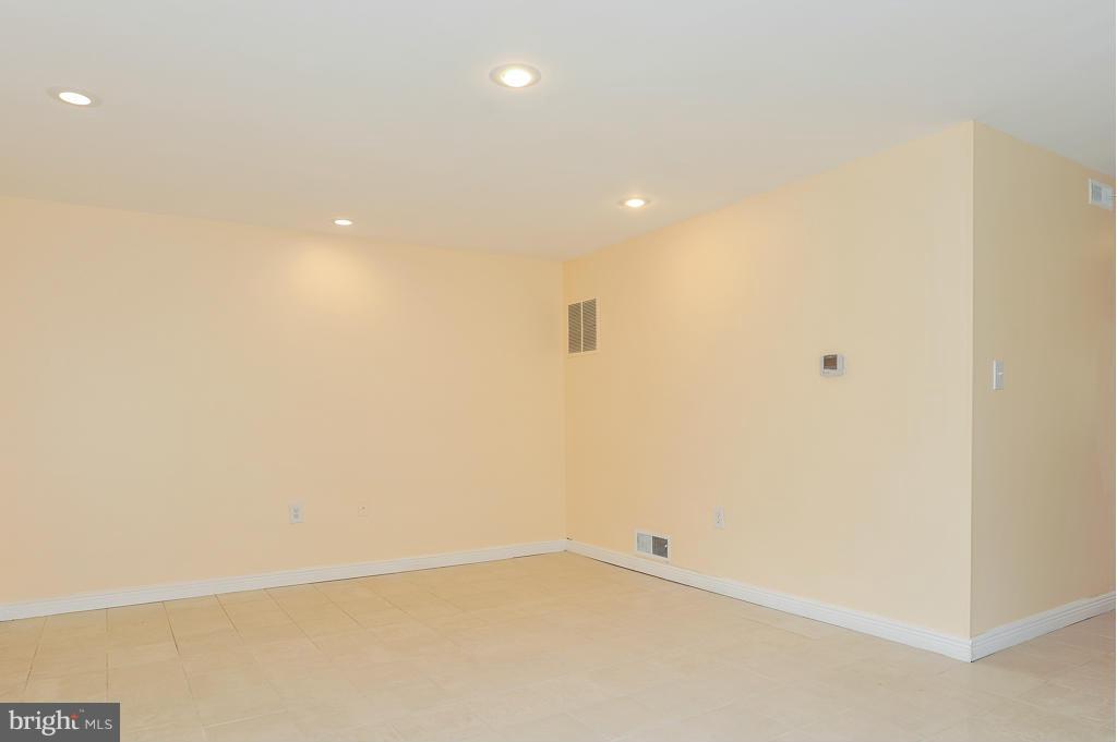 5925 Veranda Drive Springfield, VA 22152 - Photo 11 of 28 Dining Room