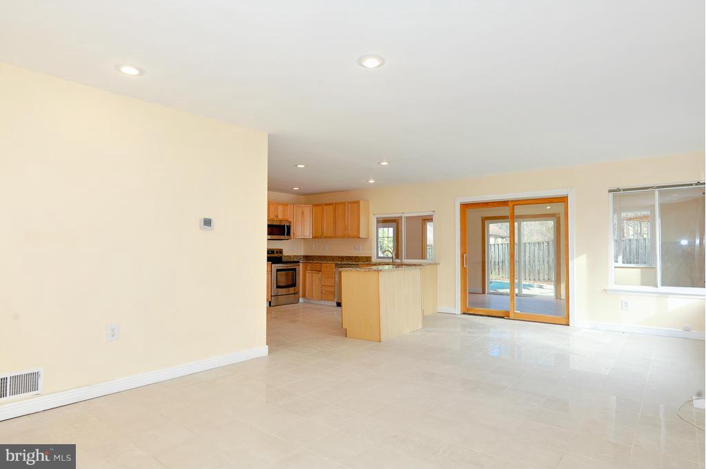 5925 Veranda Drive Springfield, VA 22152 - Photo 12 of 28 Dining Room