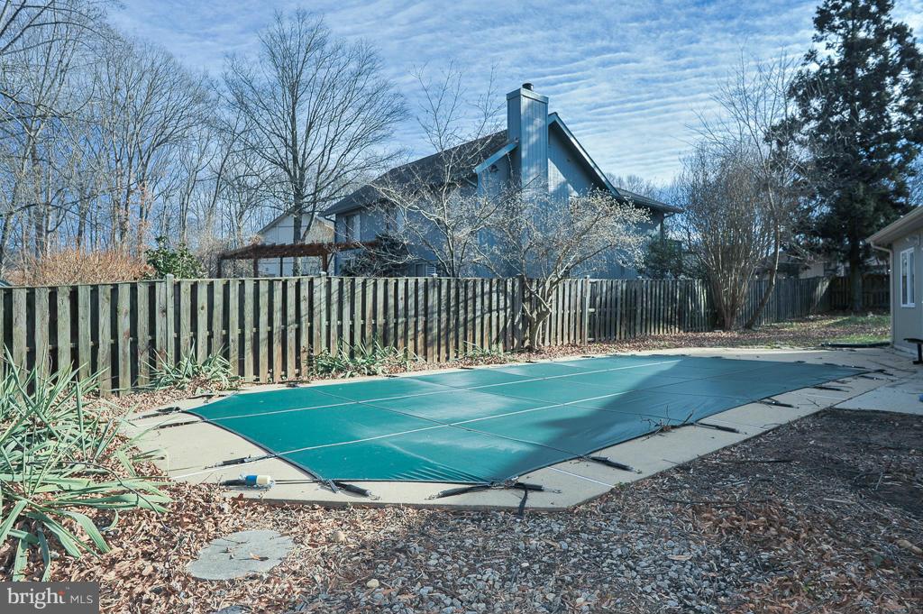 5925 Veranda Drive Springfield, VA 22152 - Photo 16 of 28 Pool