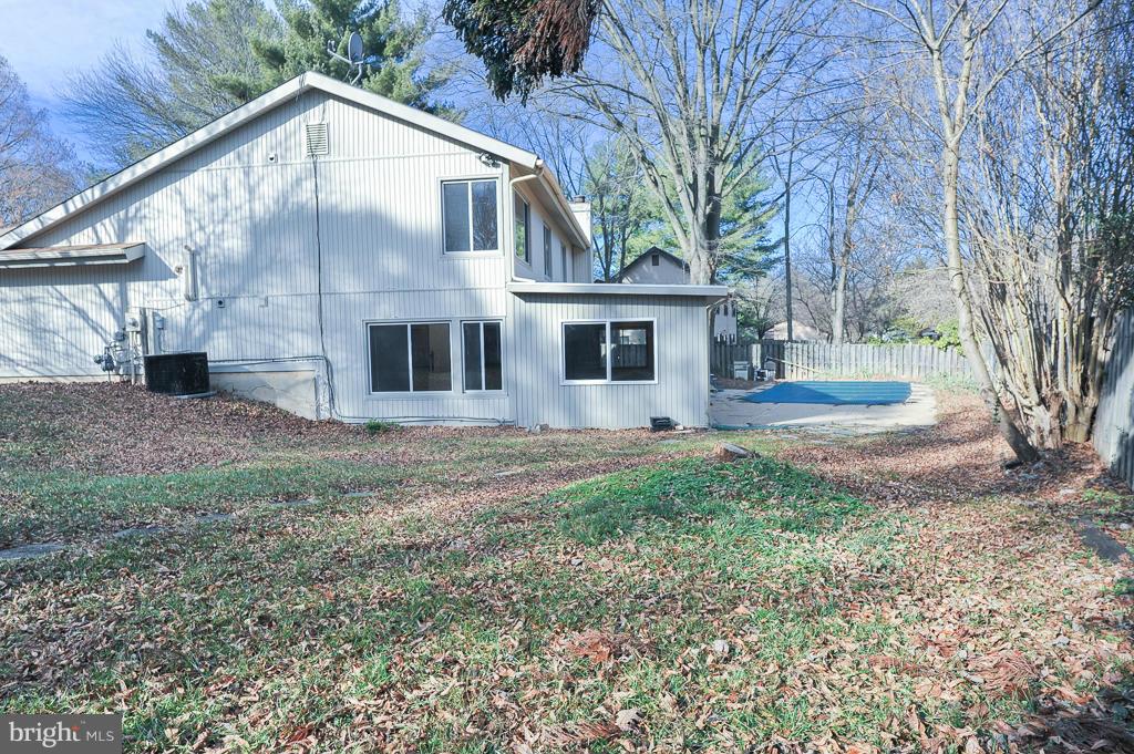 5925 Veranda Drive Springfield, VA 22152 - Photo 17 of 28 Backyard