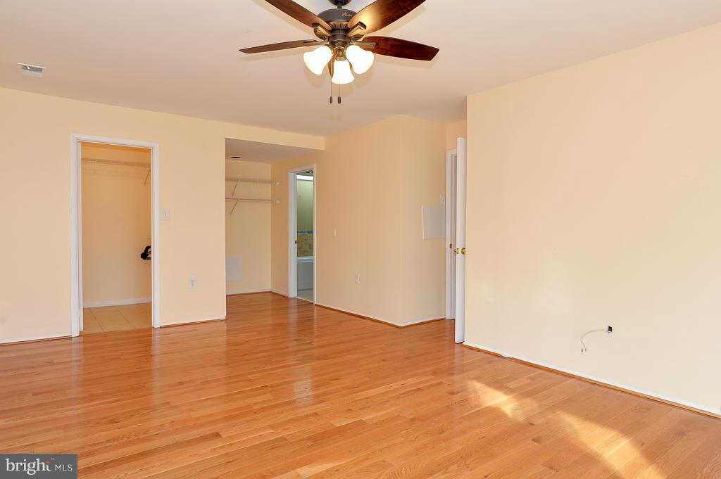 5925 Veranda Drive Springfield, VA 22152 - Photo 19 of 28 Master Bedroom