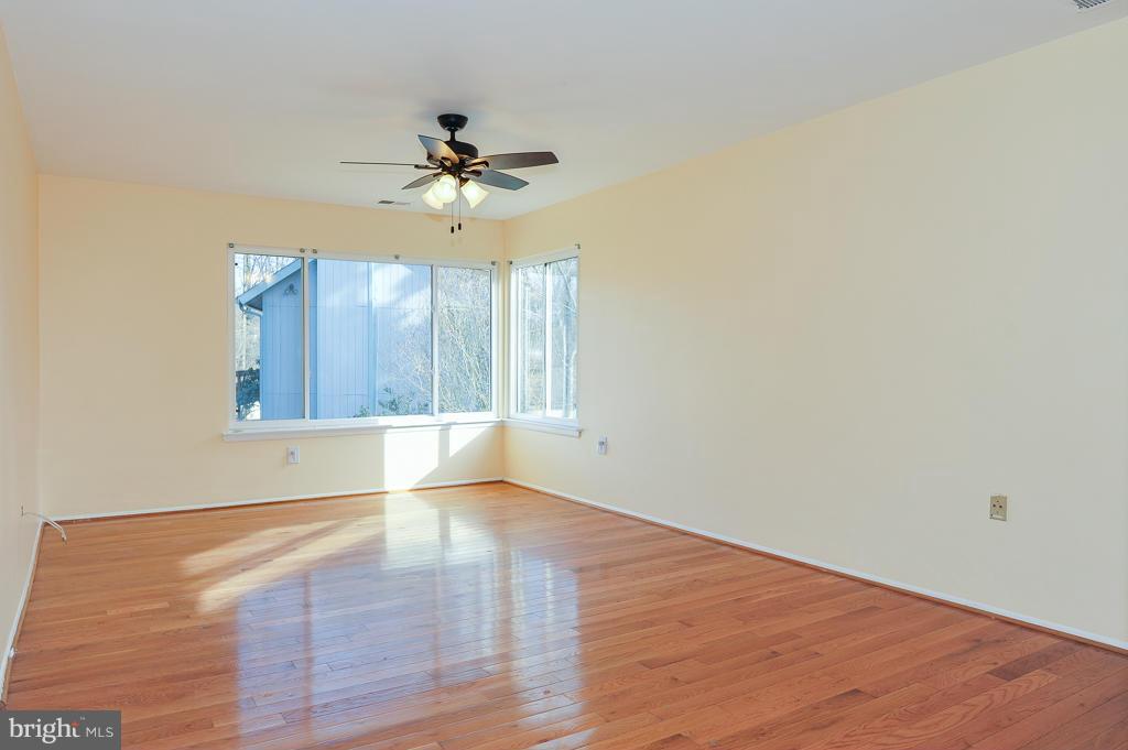 5925 Veranda Drive Springfield, VA 22152 - Photo 20 of 28 Master Bedroom