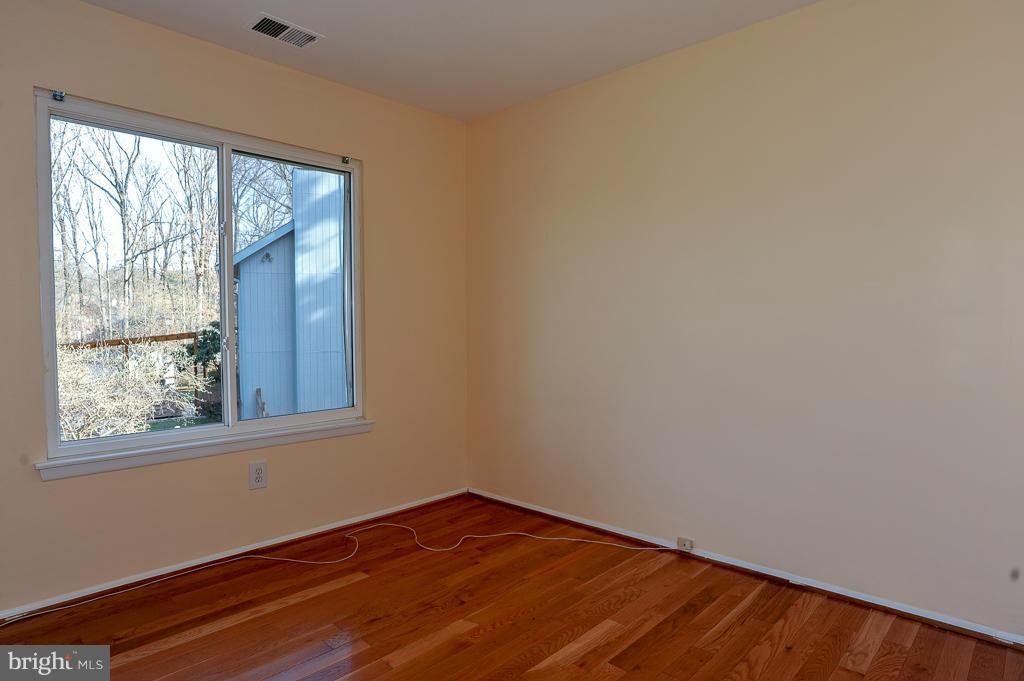 5925 Veranda Drive Springfield, VA 22152 - Photo 27 of 28 Fourth Bedroom