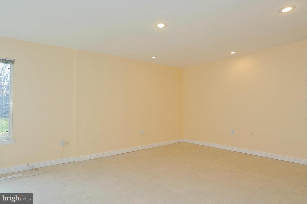 5925 Veranda Drive Springfield, VA 22152 - Photo 10 of 28 Dining Room