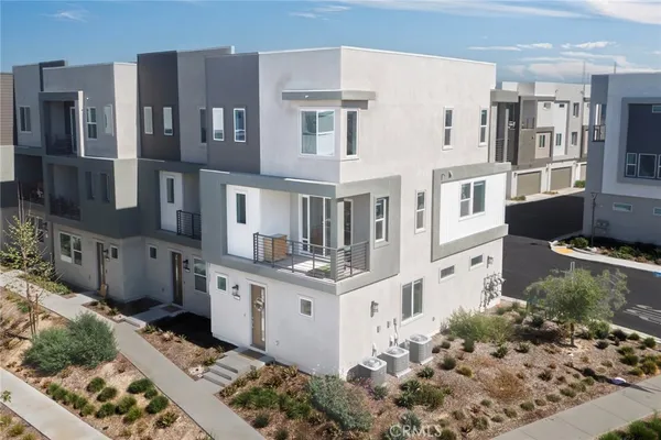 $625,000 | 26857 Laurel Mountain Loop, Valencia, CA 91381