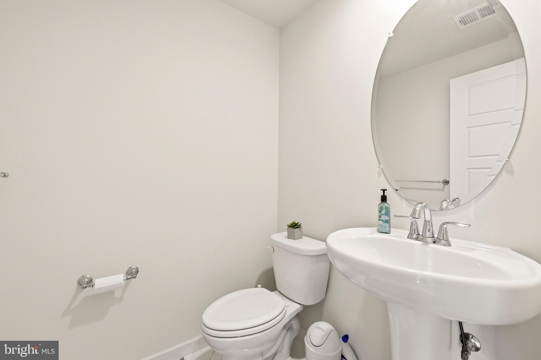 12610 Layhill Road Silver Spring, MD 20906 - Photo 5 of 33