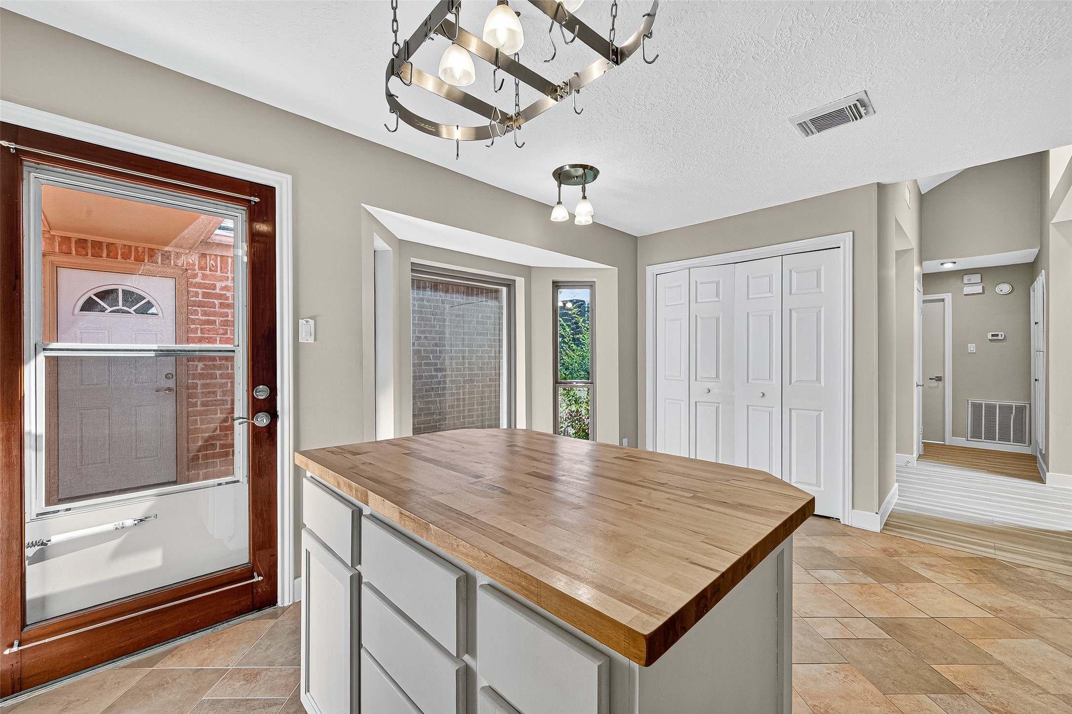 2026 Ashford Hollow Lane Houston, TX 77077 - Photo 9 of 35