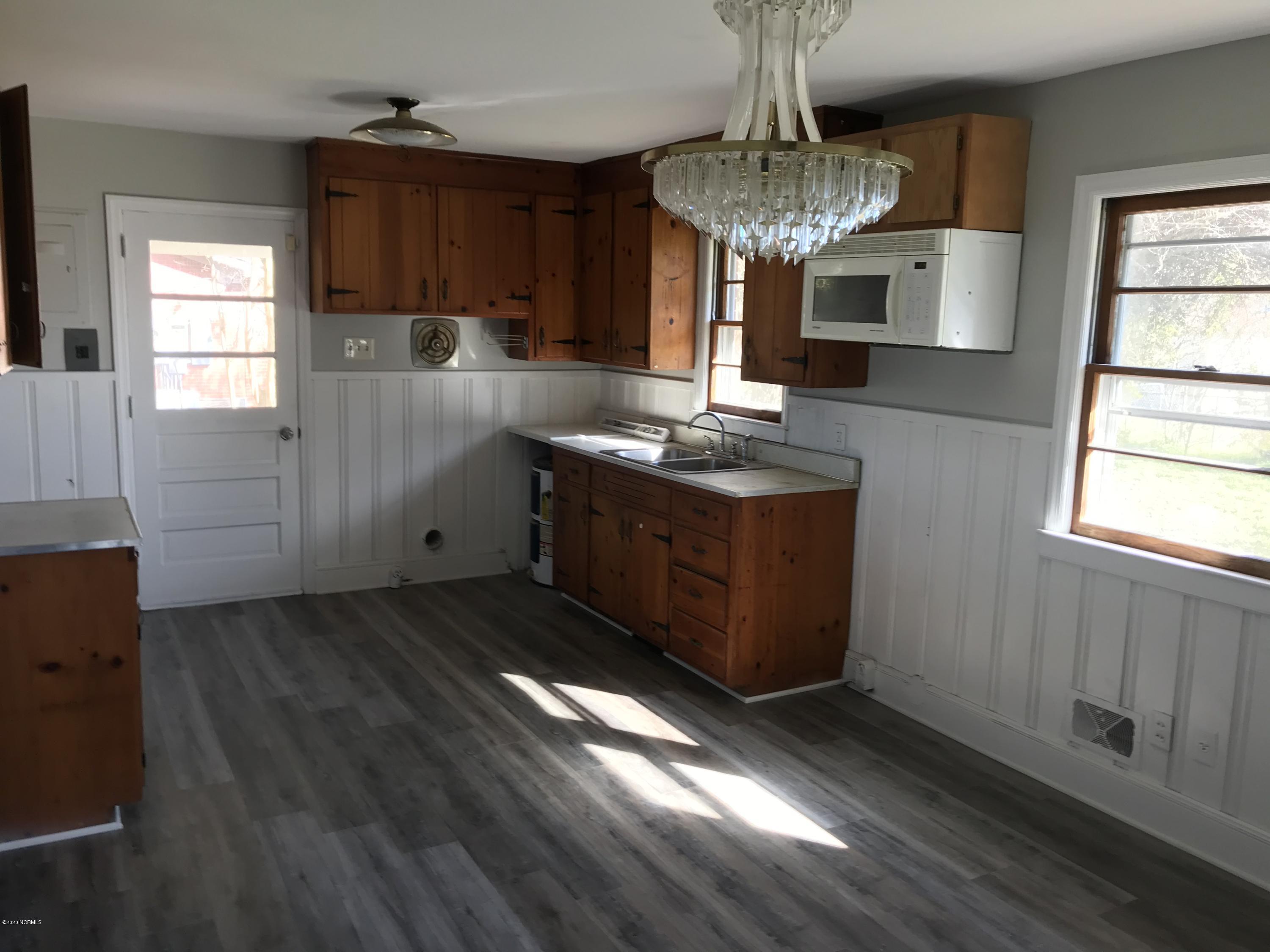416 Clover Road Wilmington, NC 28405 - Photo 3 of 12 IMG-1801