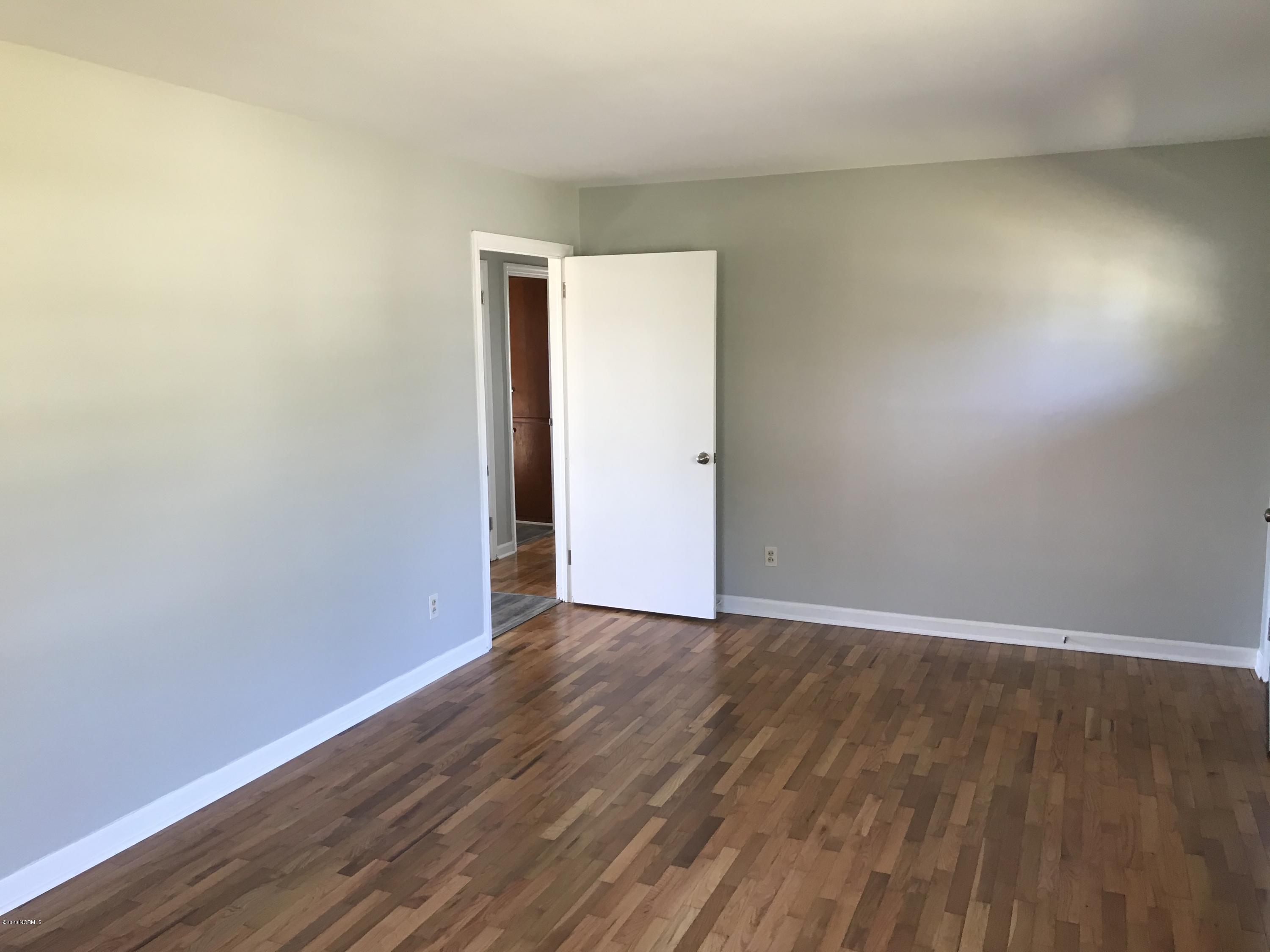 416 Clover Road Wilmington, NC 28405 - Photo 4 of 12 IMG-1783
