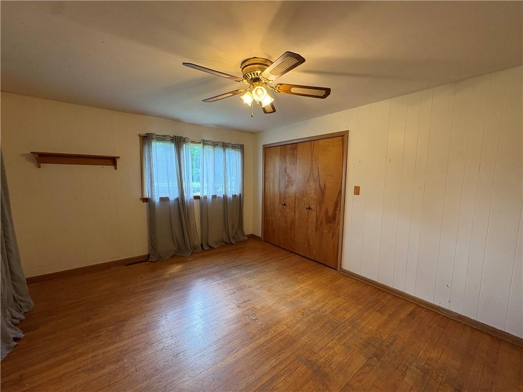 320 Cherry Hill Road Greenville, PA 16125 - Photo 22 of 38 a view of an empty room with a window
