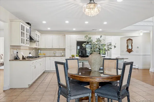 $1,550,000 | 33 King Arthur Court, New City, NY 10956