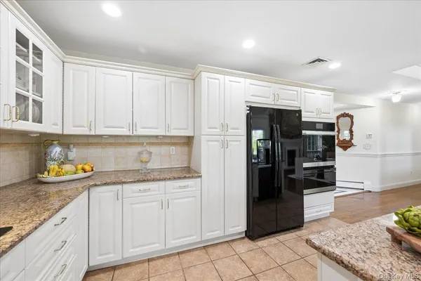 $1,550,000 | 33 King Arthur Court, New City, NY 10956
