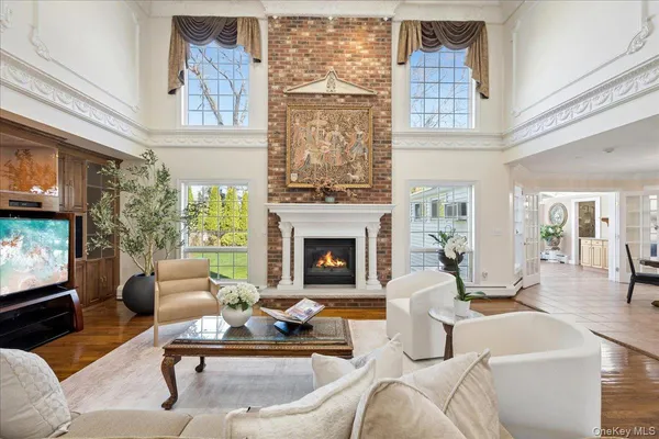 $1,550,000 | 33 King Arthur Court, New City, NY 10956