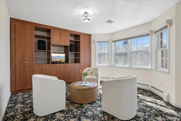 $1,550,000 | 33 King Arthur Court, New City, NY 10956