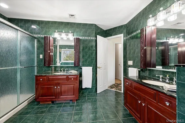 $1,550,000 | 33 King Arthur Court, New City, NY 10956