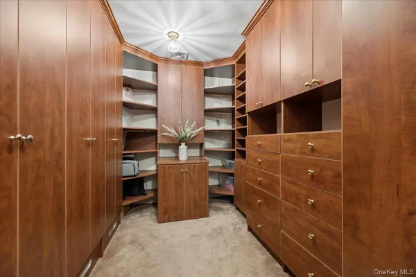 $1,550,000 | 33 King Arthur Court, New City, NY 10956