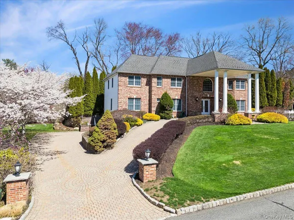 $1,550,000 | 33 King Arthur Court, New City, NY 10956