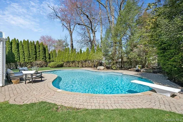 $1,550,000 | 33 King Arthur Court, New City, NY 10956