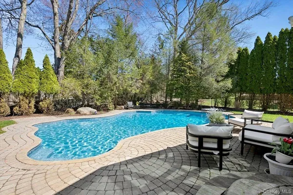 $1,550,000 | 33 King Arthur Court, New City, NY 10956