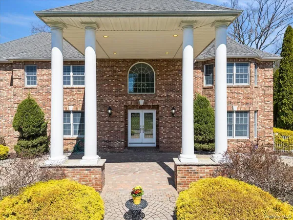 $1,550,000 | 33 King Arthur Court, New City, NY 10956
