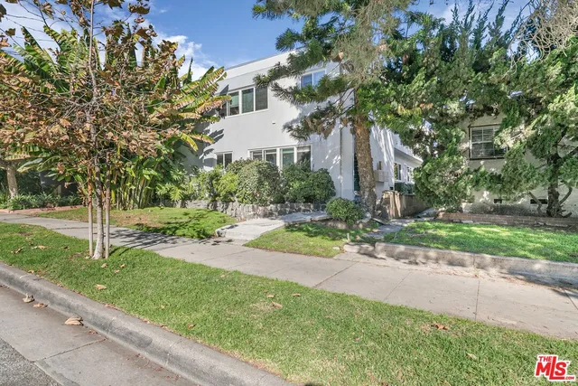 $3,495 | 1323 11th Street, Unit 10, Santa Monica, CA 90401