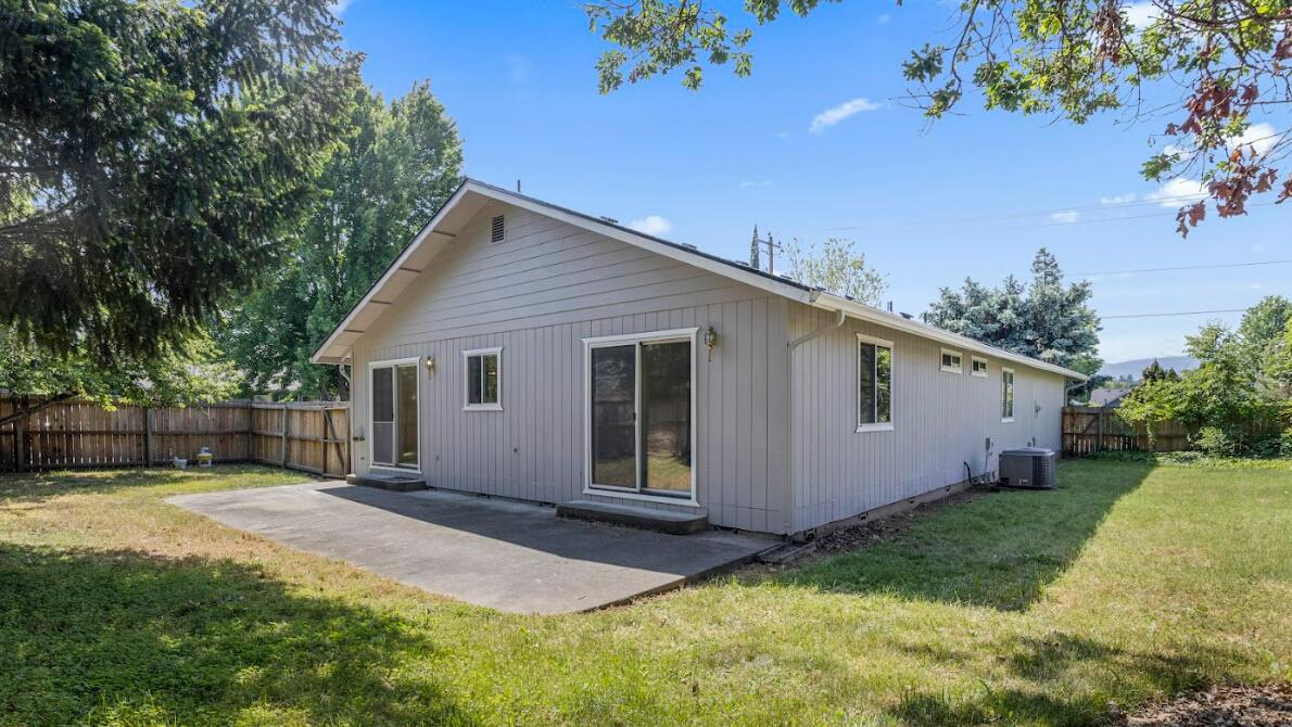 1675 Leonard Road Grants Pass, OR 97527 - Photo 22 of 25 22