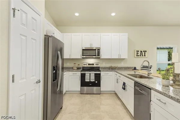 $2,395 | 1401 Southwest 1st Street, Cape Coral, FL 33991