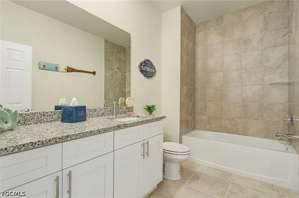 $2,395 | 1401 Southwest 1st Street, Cape Coral, FL 33991