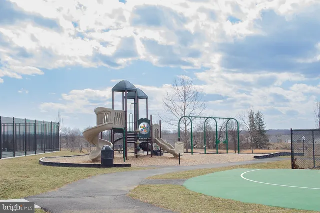 $2,350 | 132 Winterplace Drive, Charles Town, WV 25414