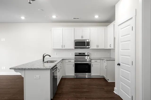 $308,800 | 308 Bremerton Drive, Goose Creek, SC 29445