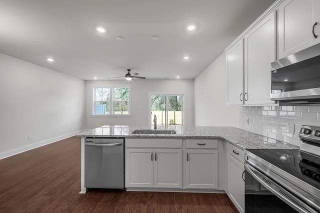 $308,800 | 308 Bremerton Drive, Goose Creek, SC 29445