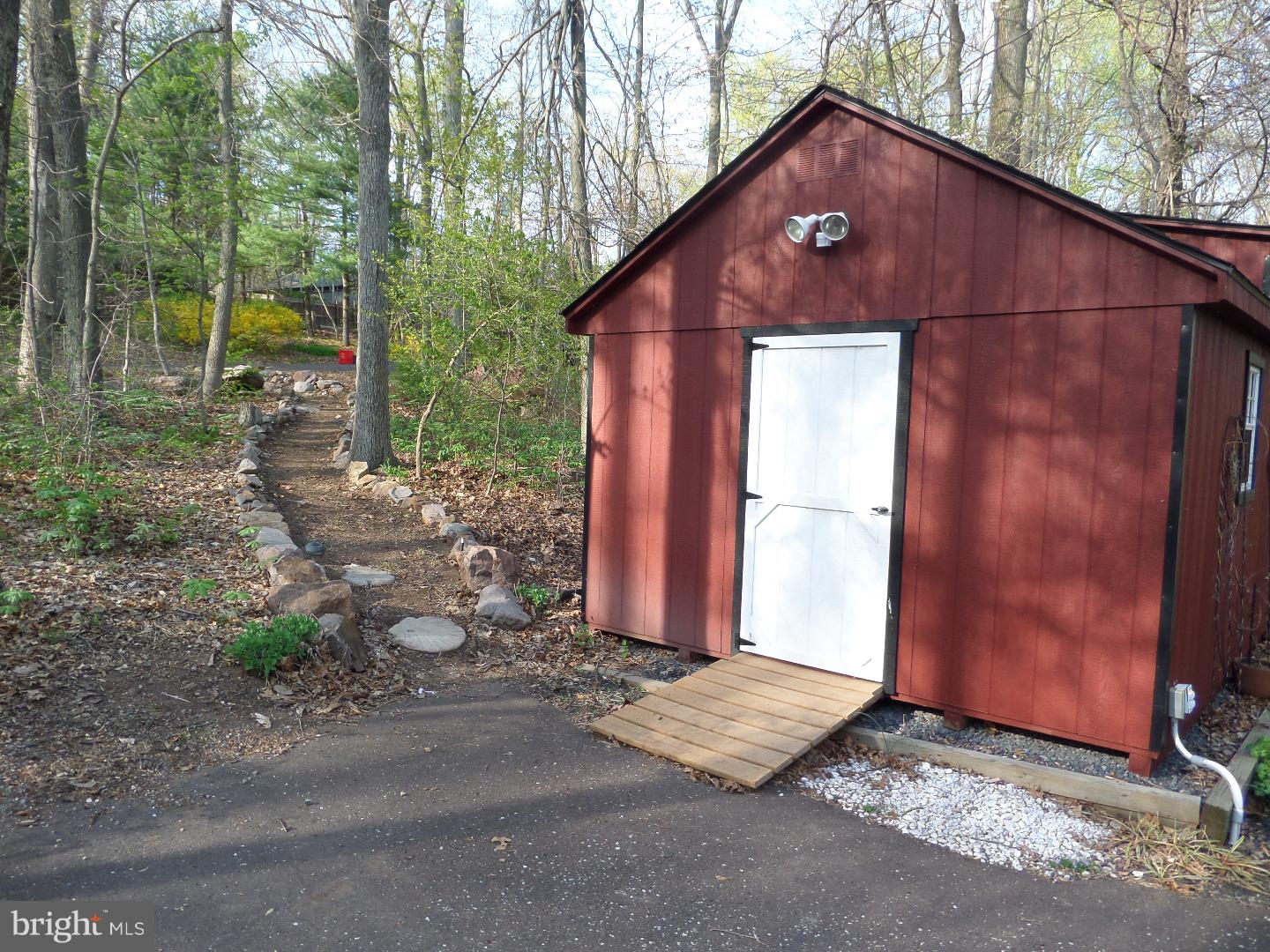 2553 St Peters Road Pottstown, PA 19465 - Photo 3 of 24