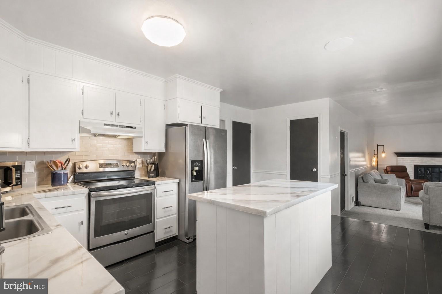 802 Broadcasting Road Reading, PA 19610 - Photo 7 of 23