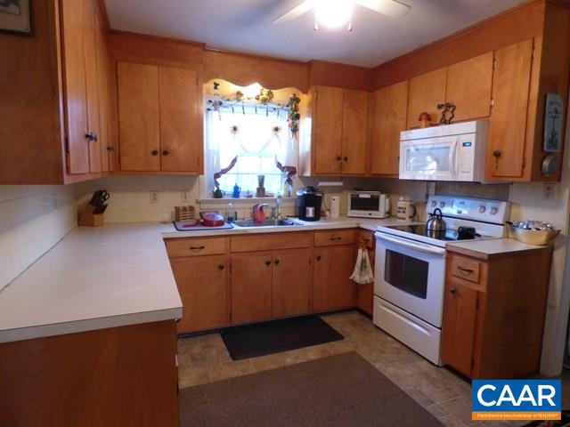 155 Sunset Drive Amherst, VA 24521 - Photo 7 of 27 Gallery Image 7