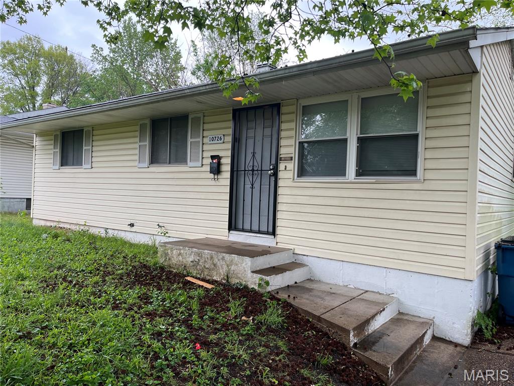10726 Glen Garry Road St. Louis, MO 63137 - Photo 4 of 15