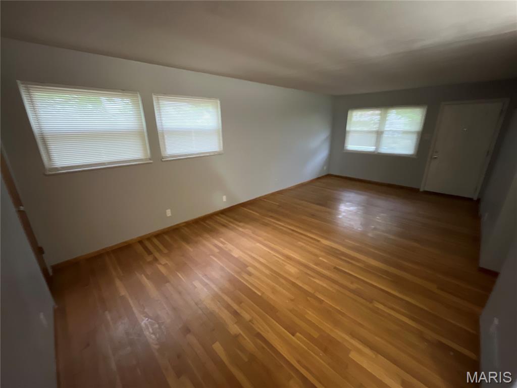 10726 Glen Garry Road St. Louis, MO 63137 - Photo 9 of 15