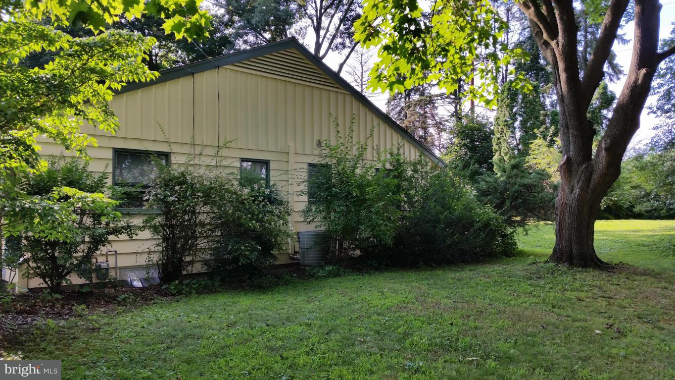 2732 Brookfield Road Lancaster, PA 17601 - Photo 5 of 25