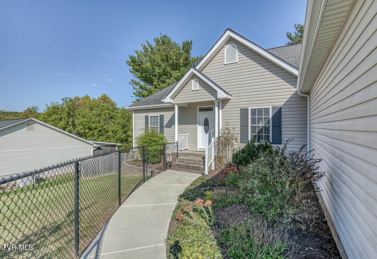 4061 Old Jonesboro Road Bristol, TN 37620 - Photo 2 of 60 IMG_7117