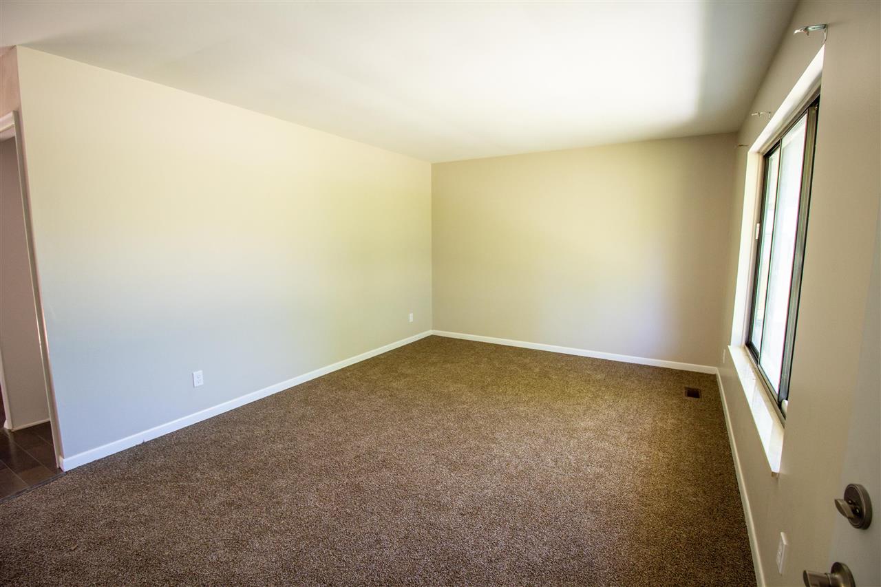 4447 West Wilson Road Clio, MI 48420 - Photo 4 of 29 50078814-3.JPG