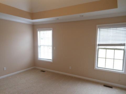 205 Lawrence Lane Springfield, TN 37172 - Photo 10 of 19 an empty room with a window