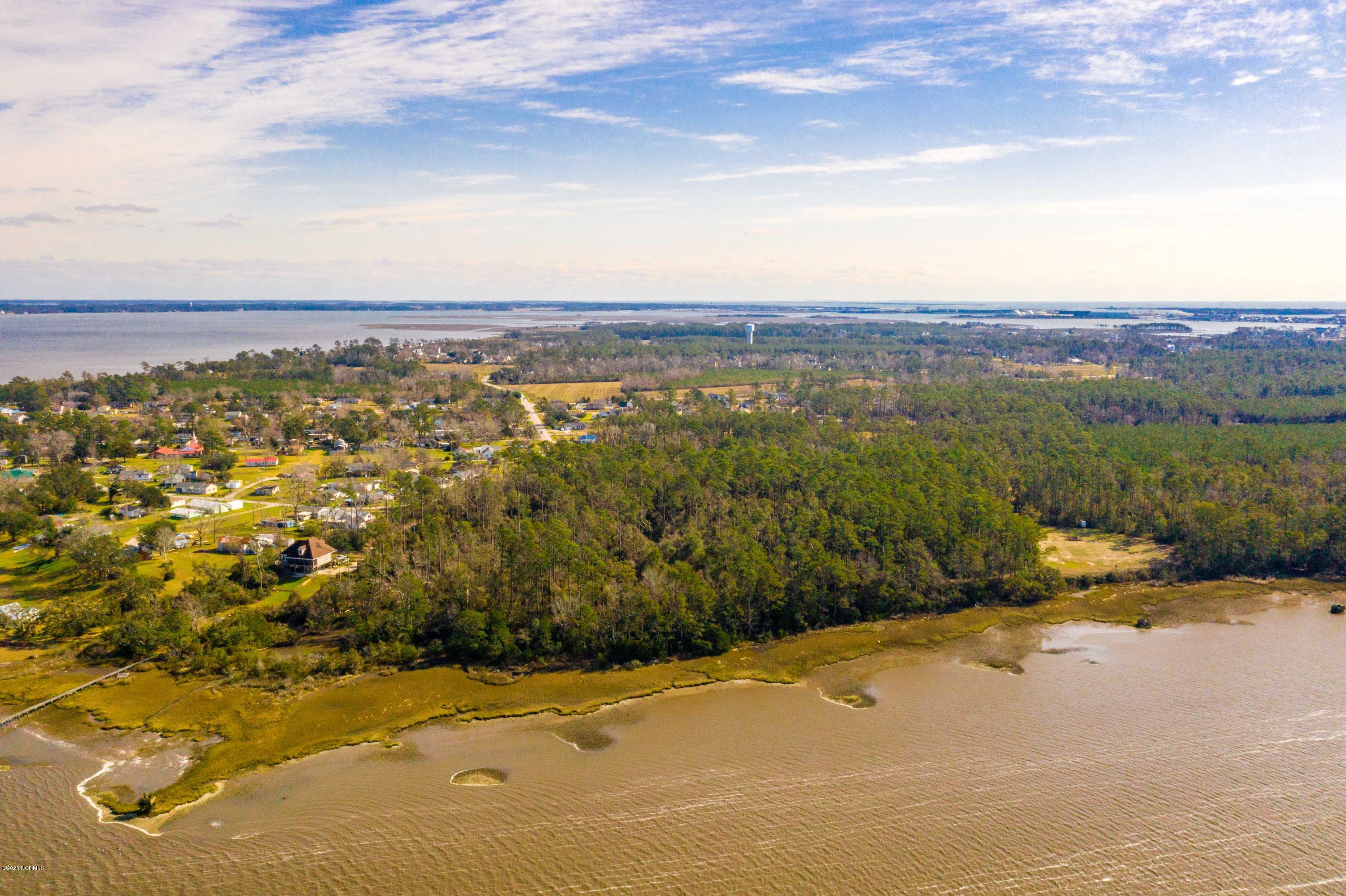 2216 Country Club Road Morehead City, NC 28557 - Photo 5 of 28 2216 Country Club Rd-2